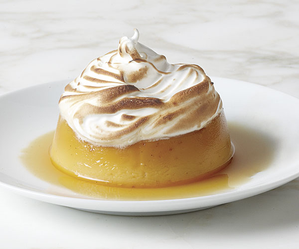 flan, flan con meringhe, dolci al cucchiaio